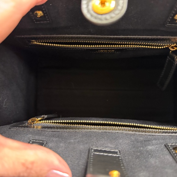 NWT- Versace Le Medusa Small 2 Way Tote- Includes Matching Silk Scarf - Picture 11 of 16